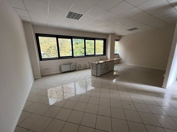 ufficio in vendita a Pesaro