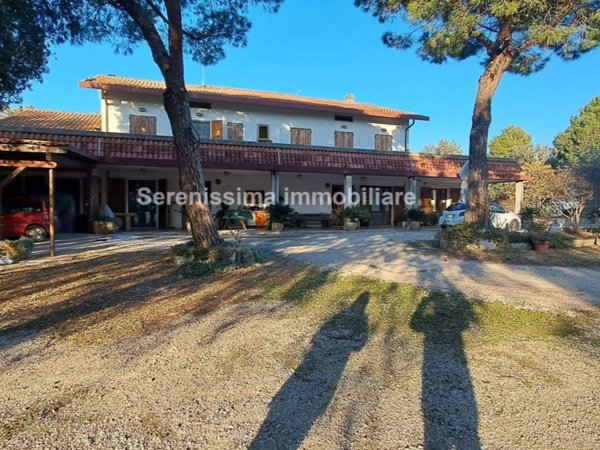 casa indipendente in vendita a Pesaro in zona Villa Fastiggi