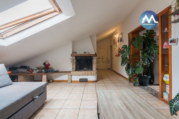 casa indipendente in vendita a Pesaro in zona Villa Fastiggi