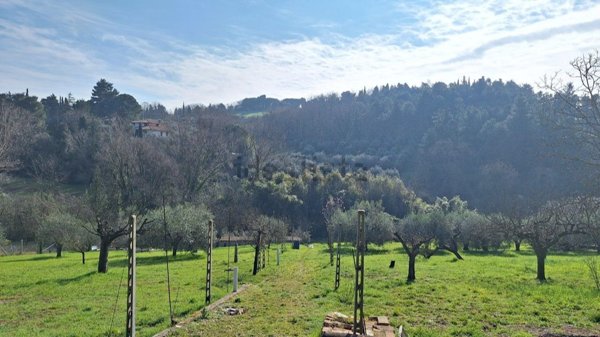 casa indipendente in vendita a Pesaro in zona Trebbiantico