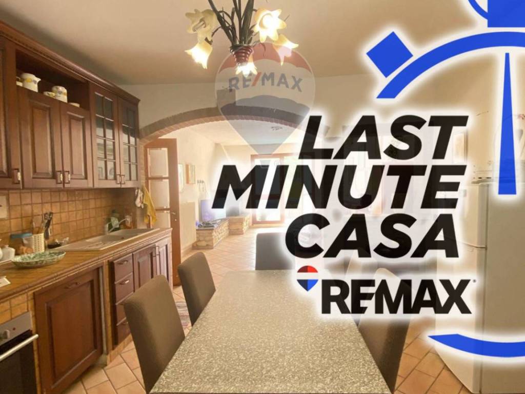 casa indipendente in vendita a Pesaro in zona Soria