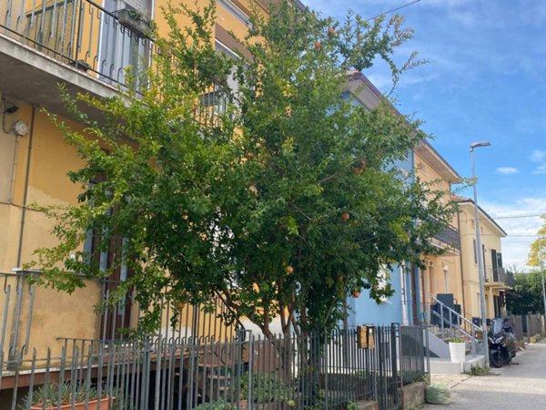 appartamento in vendita a Pesaro in zona Soria
