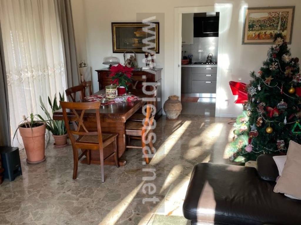 appartamento in vendita a Pesaro in zona Mare