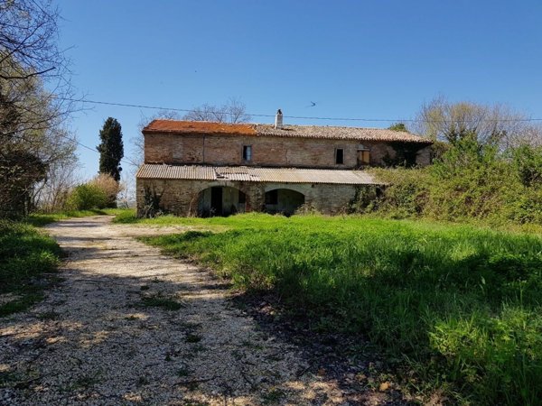 casale in vendita a Pesaro in zona Borgo Santa Maria