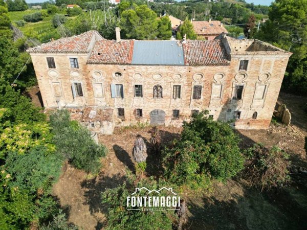 casa indipendente in vendita a Pesaro in zona Novilara