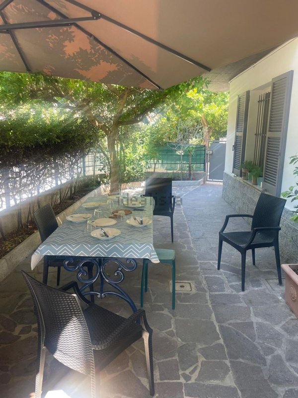 casa indipendente in vendita a Pesaro in zona Mare