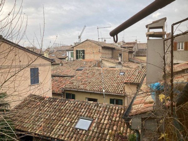 casa indipendente in vendita a Pesaro