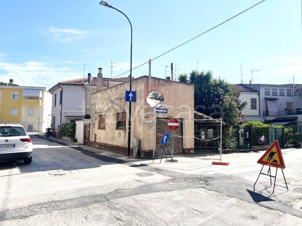 casa indipendente in vendita a Pesaro in zona Soria