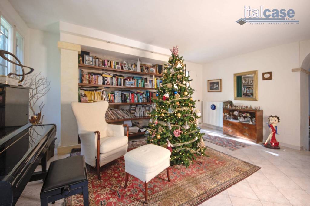 casa indipendente in vendita a Pesaro in zona San Bartolo