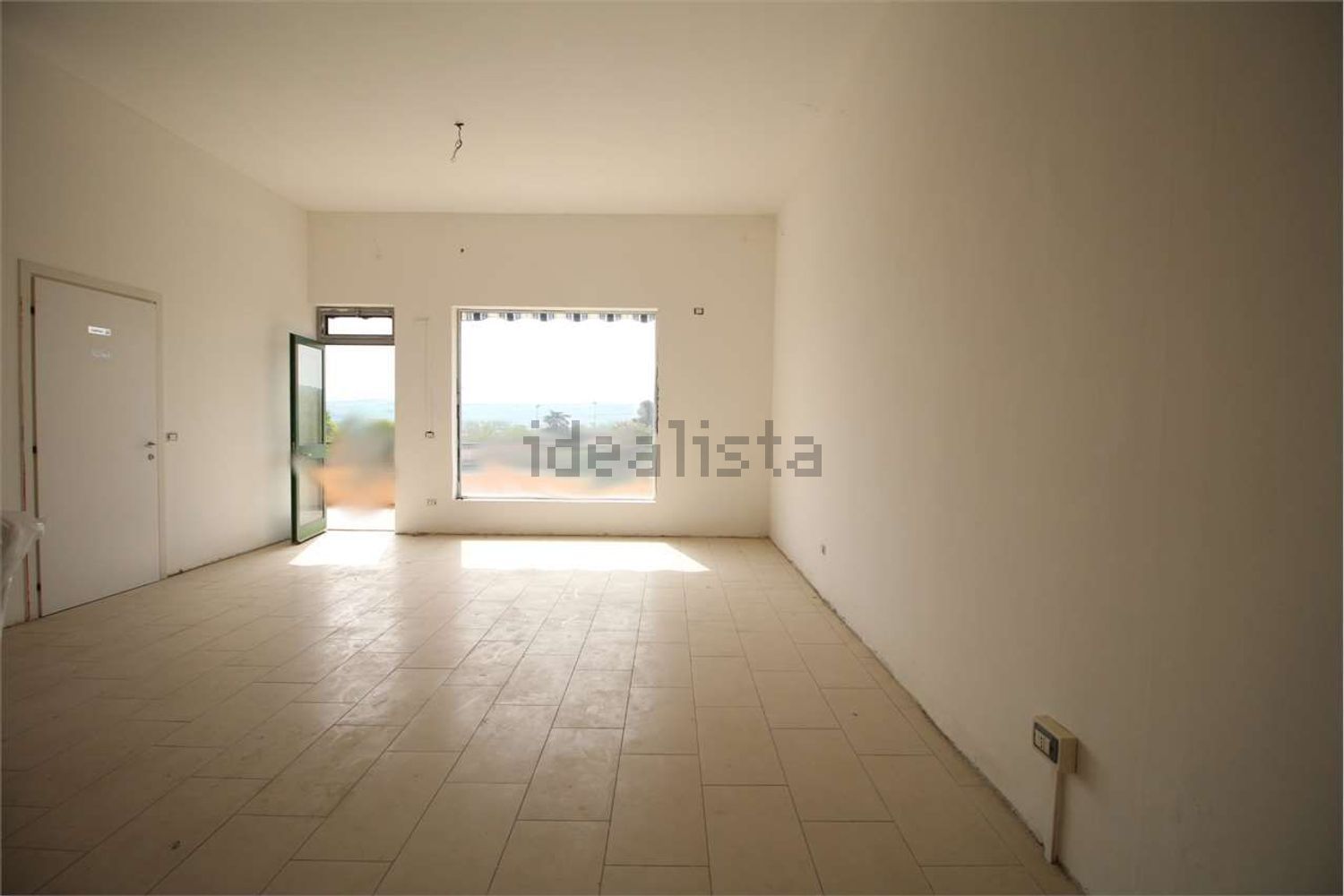 negozio in vendita a Pesaro in zona Borgo Santa Maria