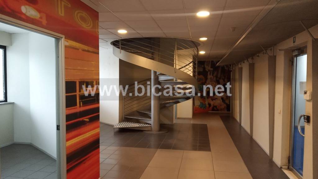 ufficio in vendita a Pesaro in zona Tre Ponti