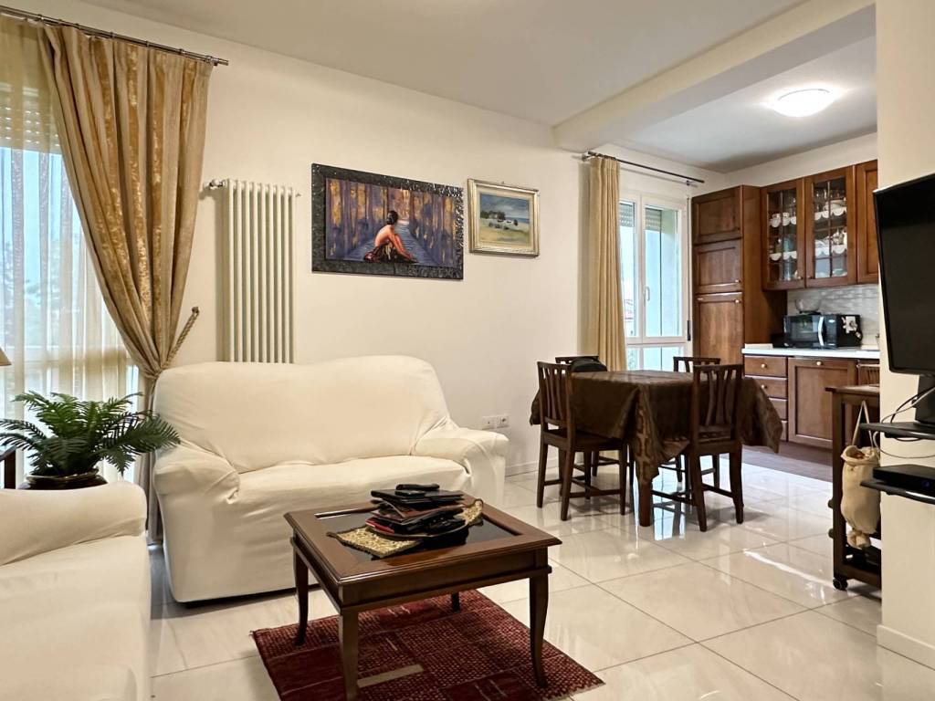 appartamento in vendita a Pesaro in zona Mare