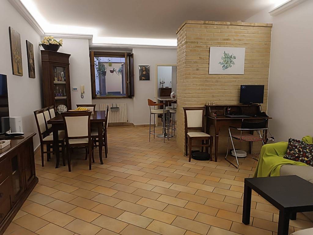 appartamento in vendita a Pesaro in zona Centro Città