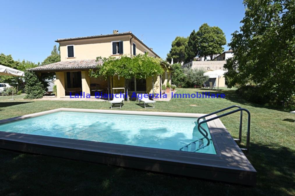 casa indipendente in vendita a Pesaro in zona Ginestreto