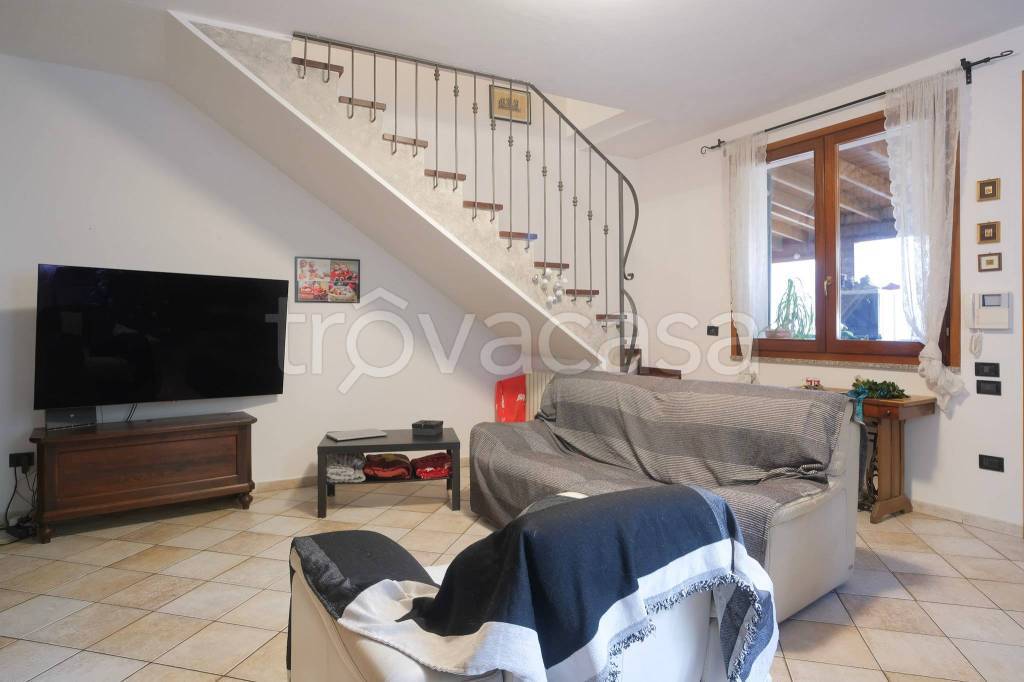 casa indipendente in vendita a Pesaro in zona Novilara