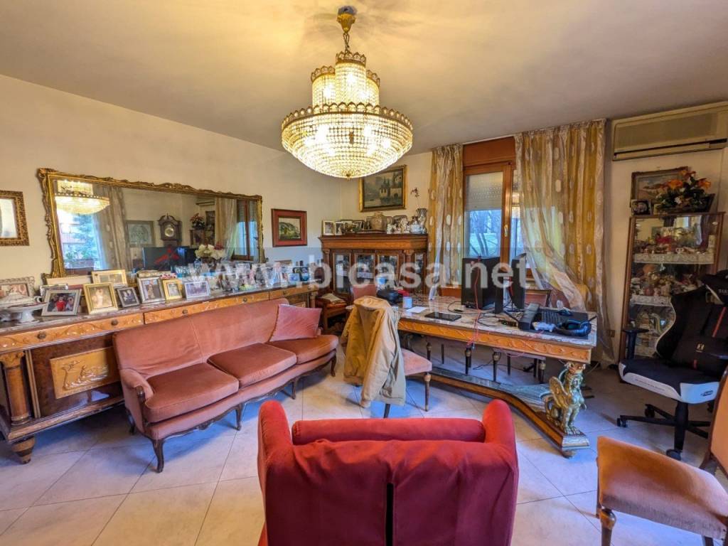appartamento in vendita a Pesaro in zona Vismara