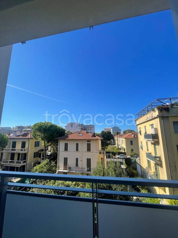 appartamento in vendita a Pesaro in zona Mare