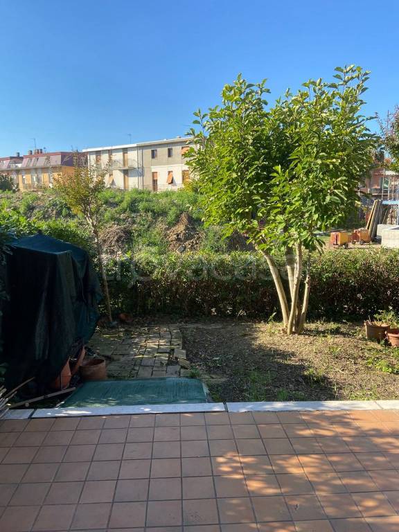 casa indipendente in vendita a Pesaro in zona Loreto