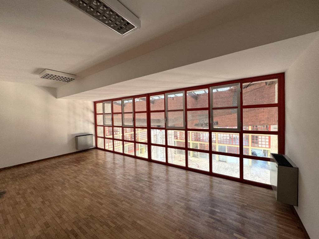 ufficio in vendita a Pesaro