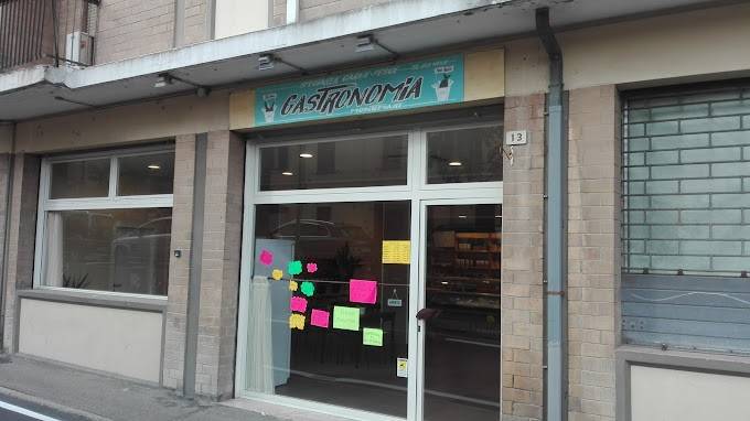 negozio in vendita a Pesaro in zona Soria