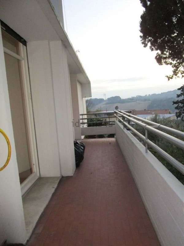 casa indipendente in vendita a Pesaro in zona Cattabrighe