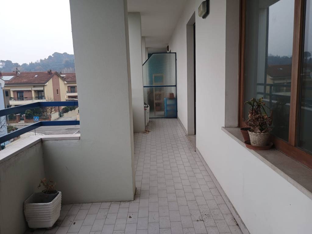 appartamento in vendita a Pesaro in zona Santa Veneranda