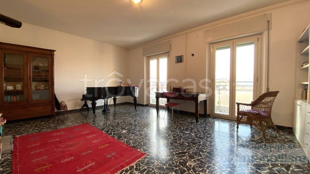 appartamento in vendita a Pesaro in zona Centro Città