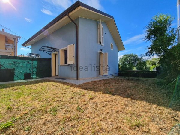 casa indipendente in vendita a Pesaro in zona Centro Città