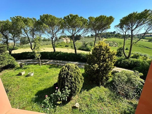 casa indipendente in vendita a Pesaro in zona Candelara