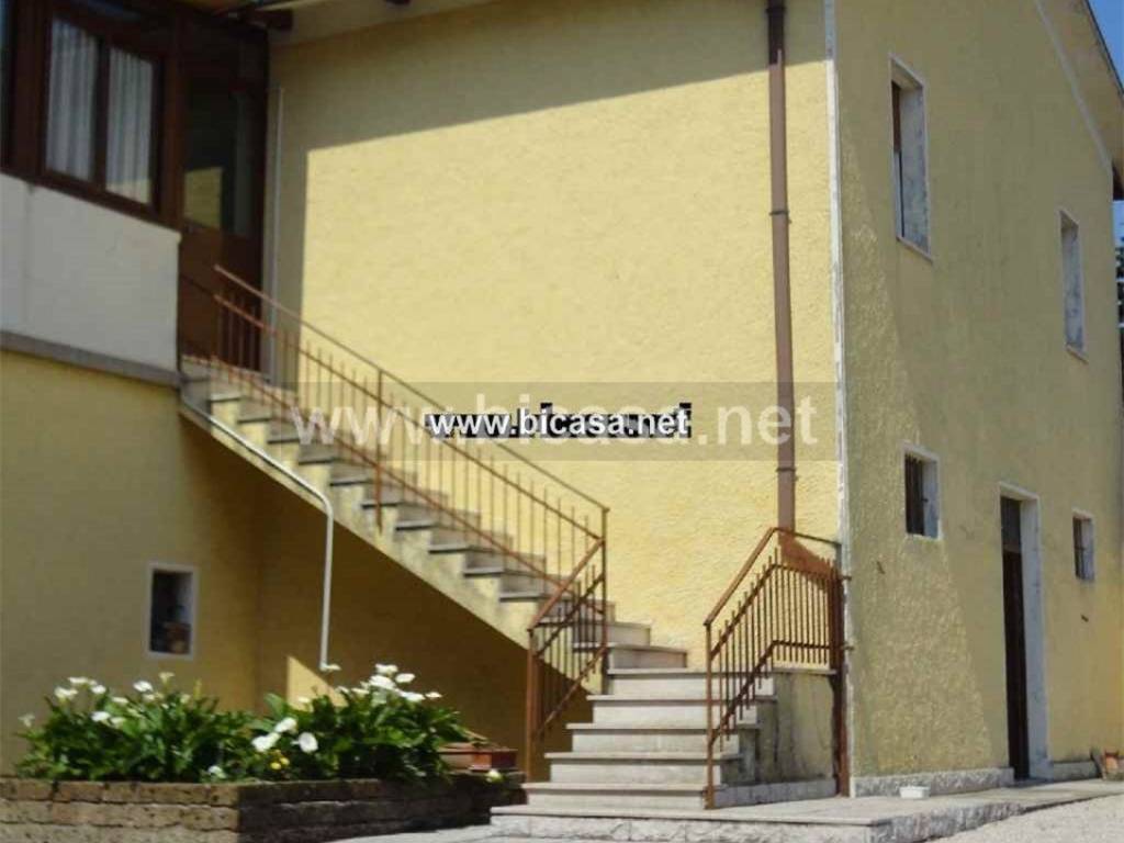 casa indipendente in vendita a Pesaro in zona Villa Ceccolini