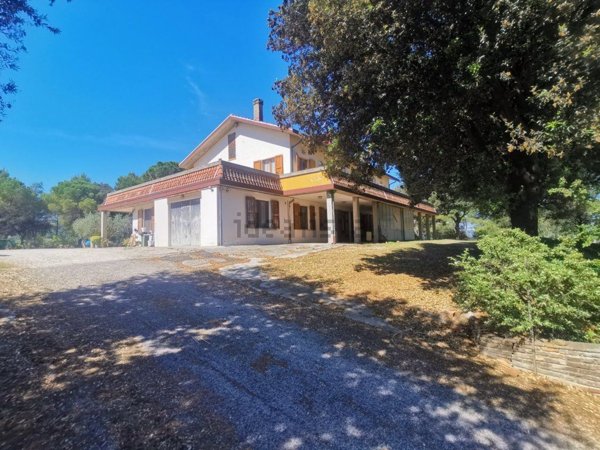 casa indipendente in vendita a Pesaro in zona Mare