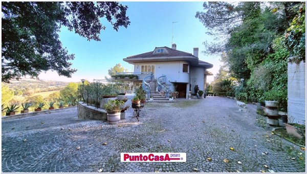 casa indipendente in vendita a Pesaro in zona Mare
