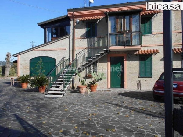 villa in vendita a Pesaro in zona Villa Fastiggi