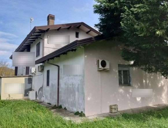 casa indipendente in vendita a Pesaro