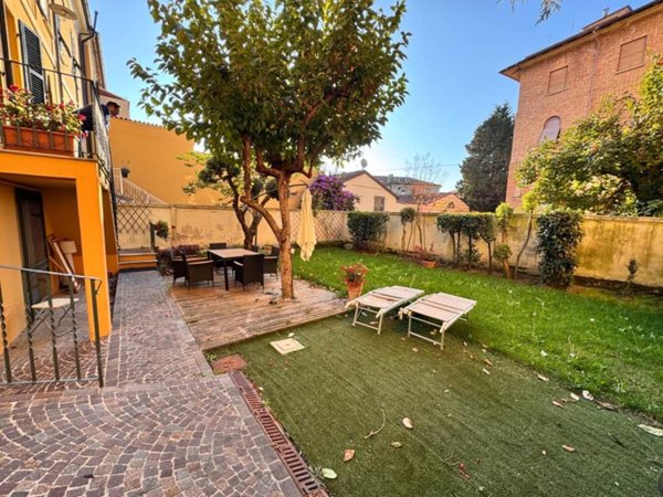 casa indipendente in vendita a Pesaro