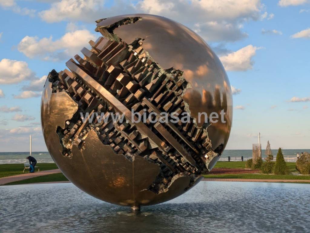 appartamento in vendita a Pesaro in zona Mare