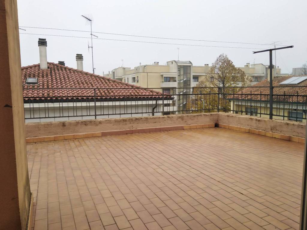 casa indipendente in vendita a Pesaro in zona Villa Fastiggi