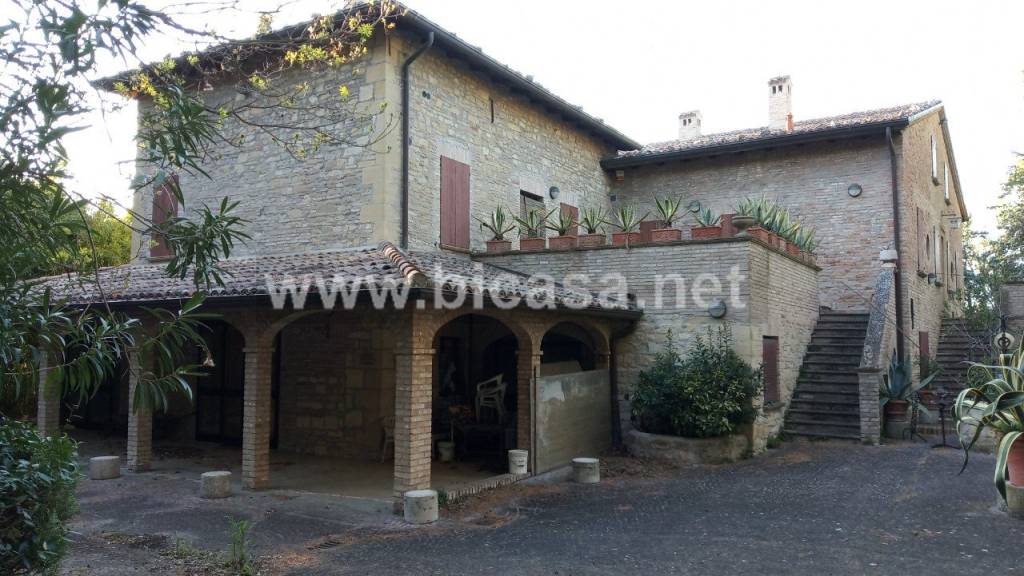 casa indipendente in vendita a Pesaro in zona Novilara