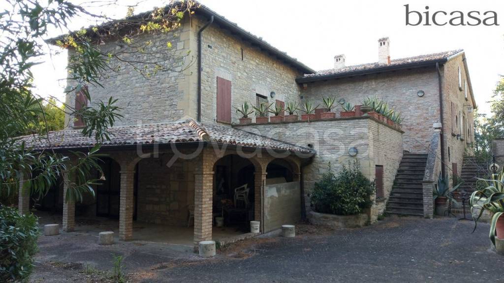 casa indipendente in vendita a Pesaro in zona Novilara