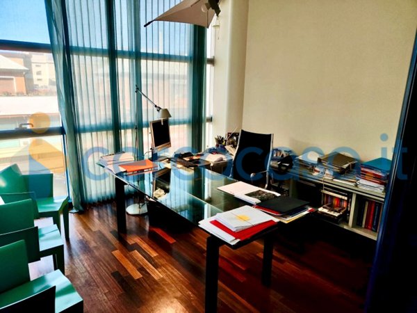 ufficio in vendita a Pesaro