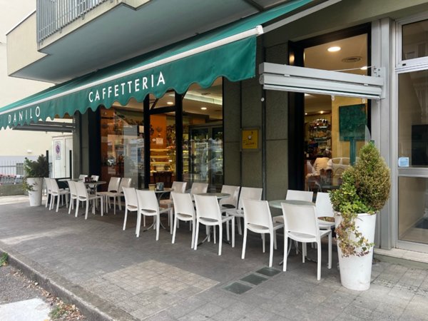 negozio in vendita a Pesaro in zona Pantano