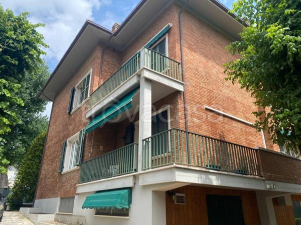 casa indipendente in vendita a Pesaro in zona Mare