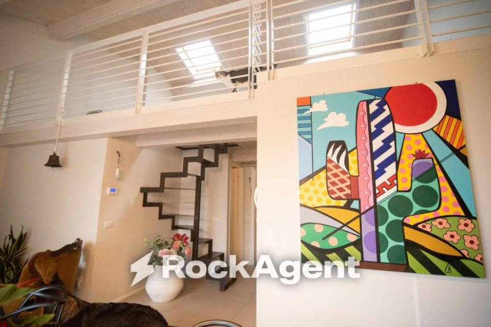 casa indipendente in vendita a Pesaro in zona Mare
