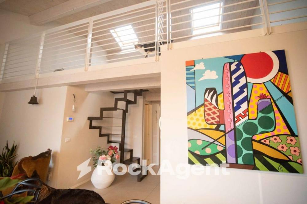 casa indipendente in vendita a Pesaro in zona Mare