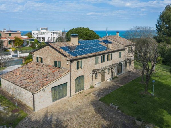 casa indipendente in vendita a Pesaro in zona Trebbiantico