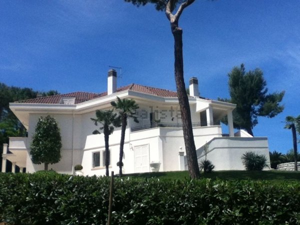 casa indipendente in vendita a Pesaro