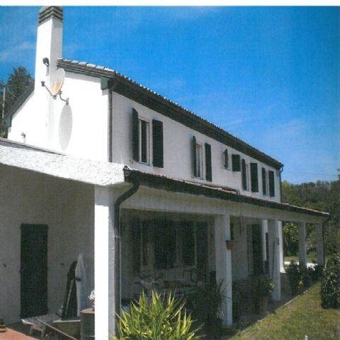 casa indipendente in vendita a Pesaro in zona Novilara