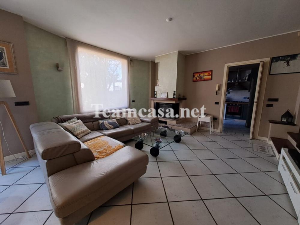 casa indipendente in vendita a Pesaro in zona Mare