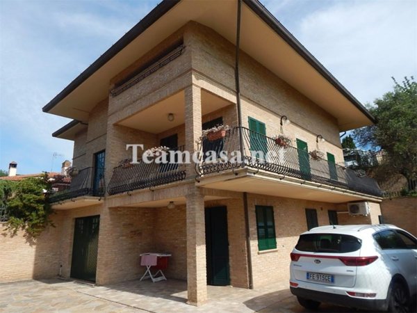 casa indipendente in vendita a Pesaro in zona Candelara