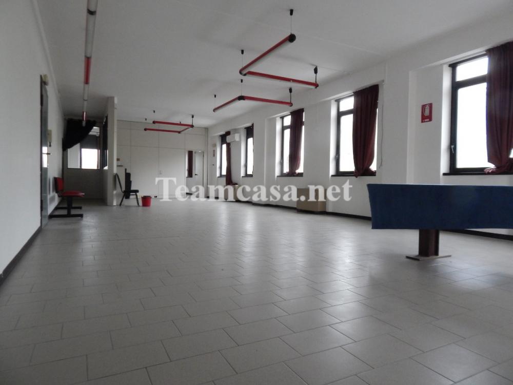 ufficio in vendita a Pesaro